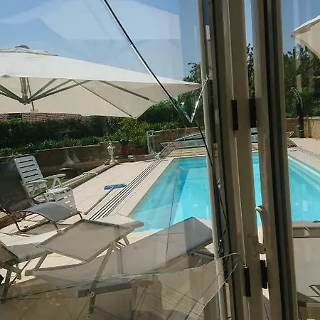Le Lierre Guest house